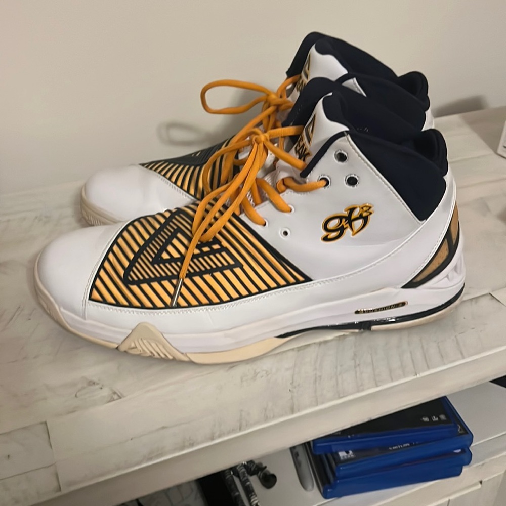 Men’s Peak George Hill Monster Basketball Shoes